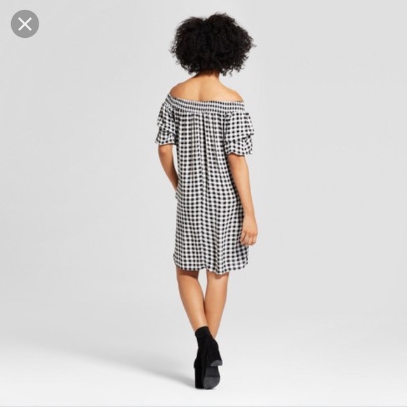 Off The Shoulder Dress w/ POCKETS - Picture 2 of 4